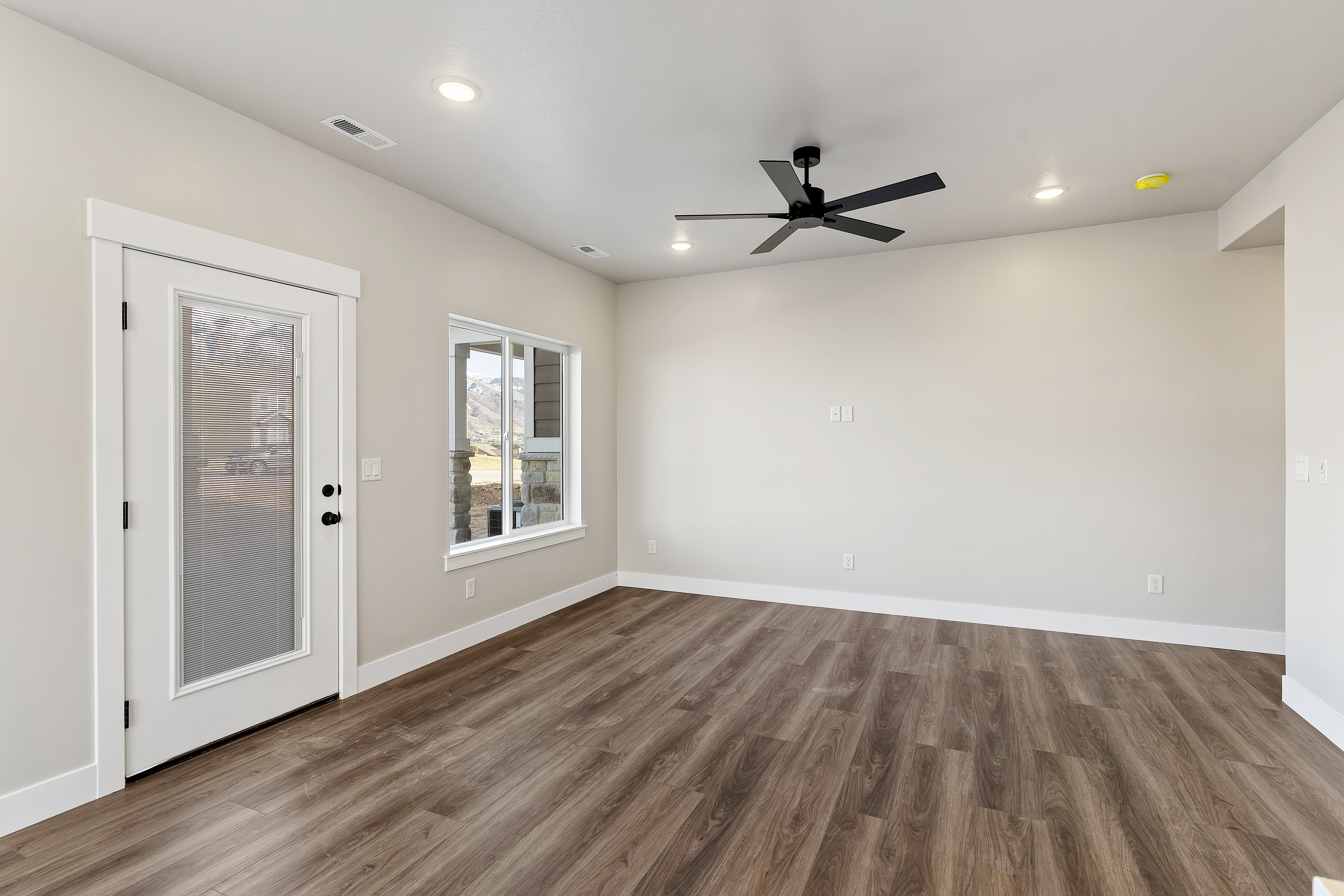Great Room - Corner Harvest
